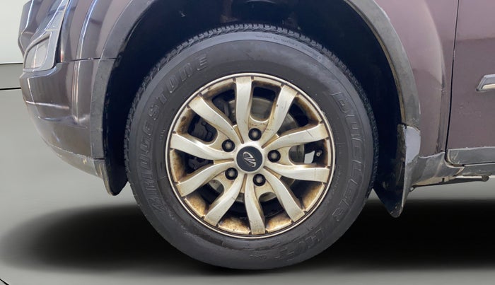 2017 Mahindra XUV500 W10 AT, Diesel, Automatic, 90,254 km, Left Front Wheel