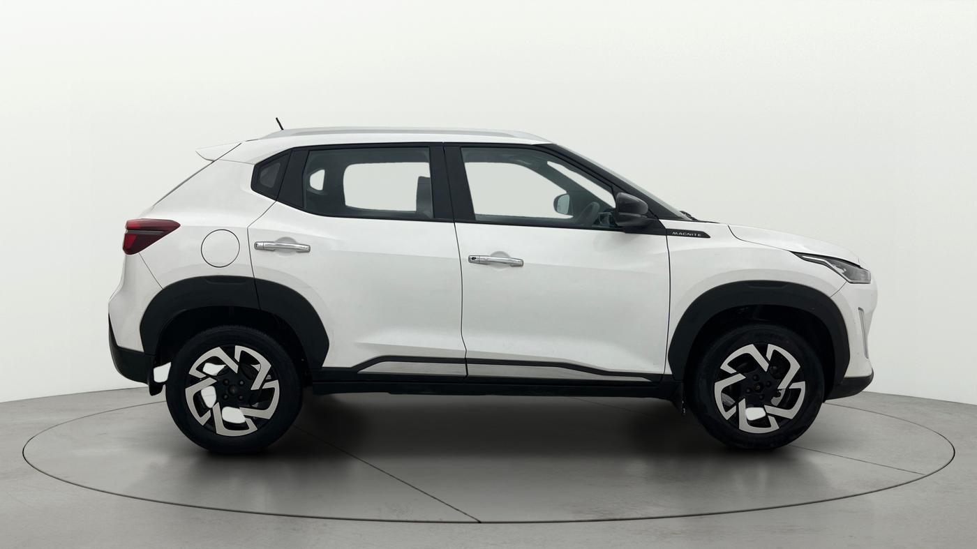 2021 Nissan MAGNITE XV MT, Petrol, Manual, 30,783 km, Right Side View