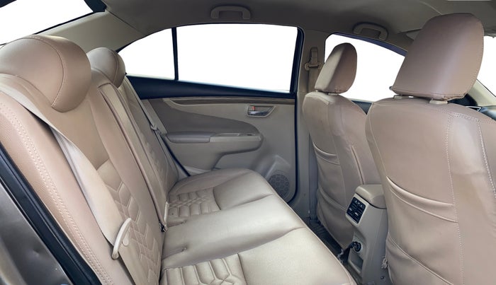 2018 Maruti Ciaz DELTA 1.5 SHVS MT PETROL, Petrol, Manual, 77,251 km, Right Side Rear Door Cabin