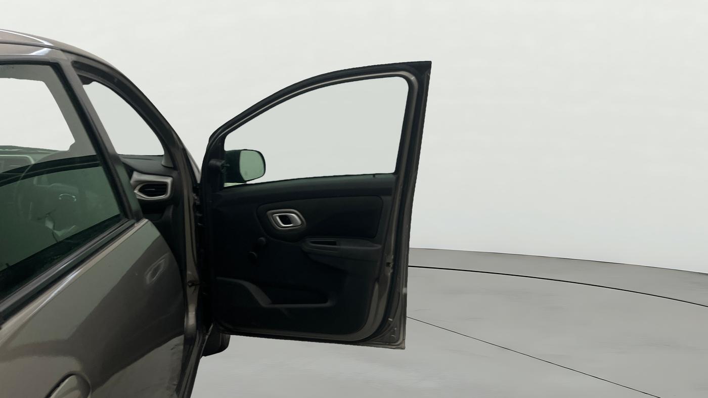 2021 Datsun Redi Go T, Petrol, Manual, 54,072 km, RHS Front Door