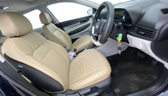 2024 Hyundai NEW I20 Sportz (O) 1.2 IVT, Petrol, Automatic, 9,472 km, Right Side Front Door Cabin