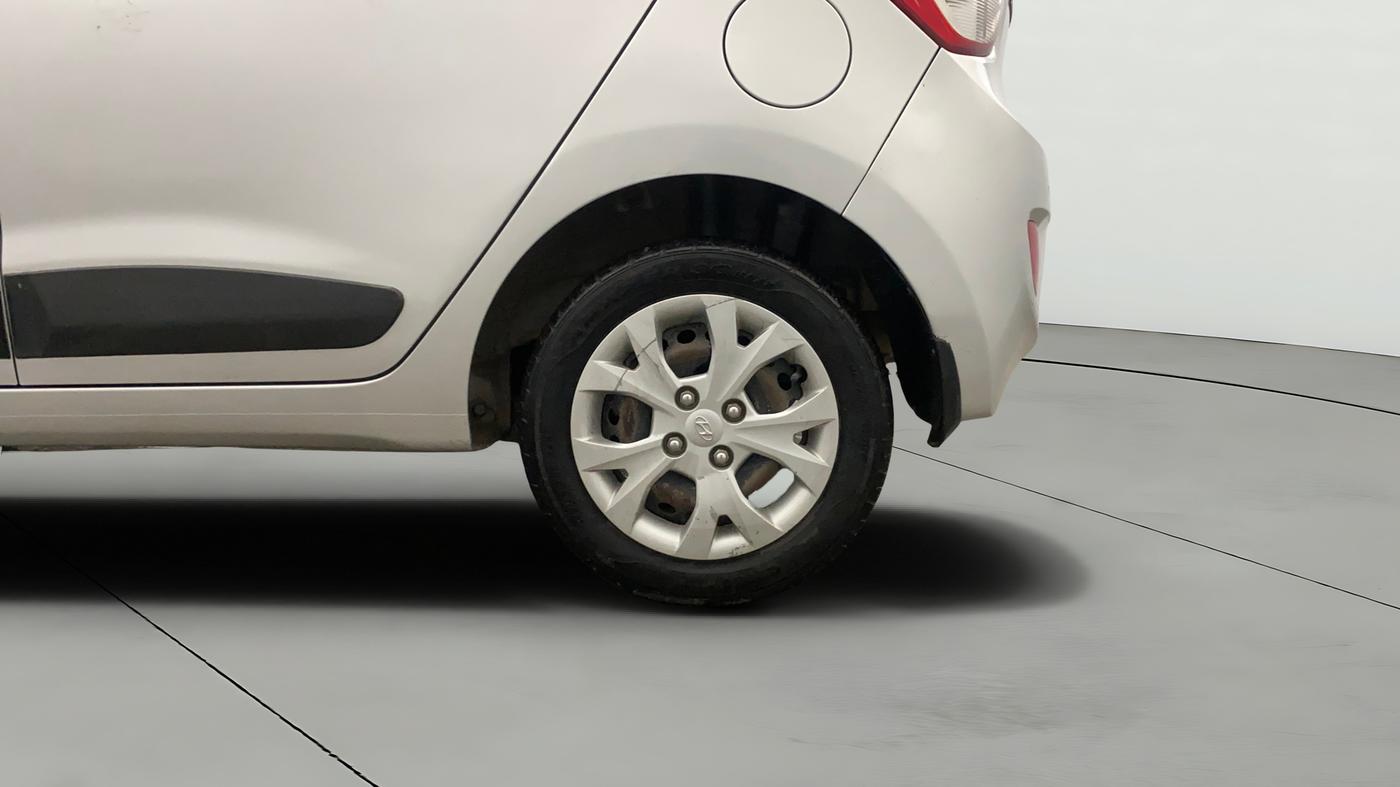 2016 Hyundai Grand i10 SPORTZ 1.2 KAPPA VTVT, Petrol, Manual, 23,734 km, Left Rear Wheel