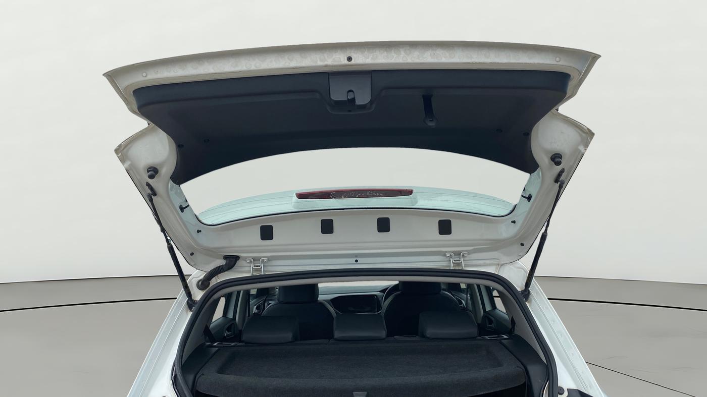 2023 Volkswagen TAIGUN TOPLINE 1.0 TSI AT, Petrol, Automatic, 32,733 km, Boot Door Open