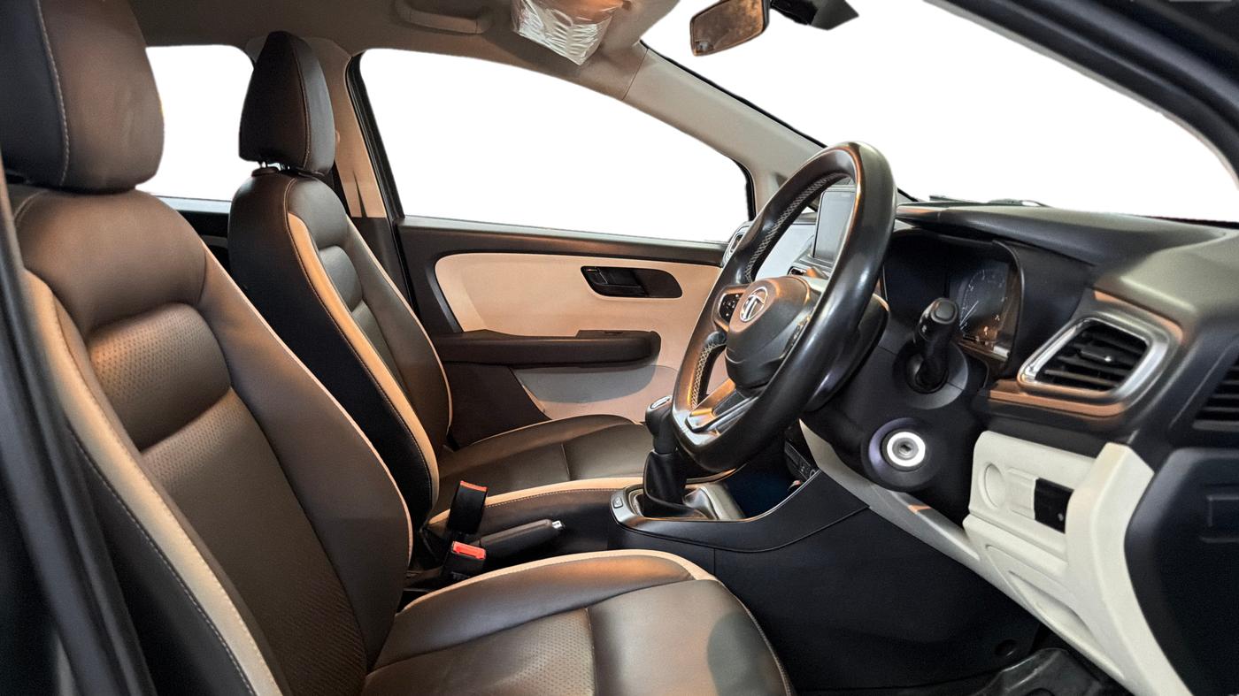 2023 Tata ALTROZ XM PLUS PETROL, Petrol, Manual, 52,545 km, Right Side Front Door Cabin