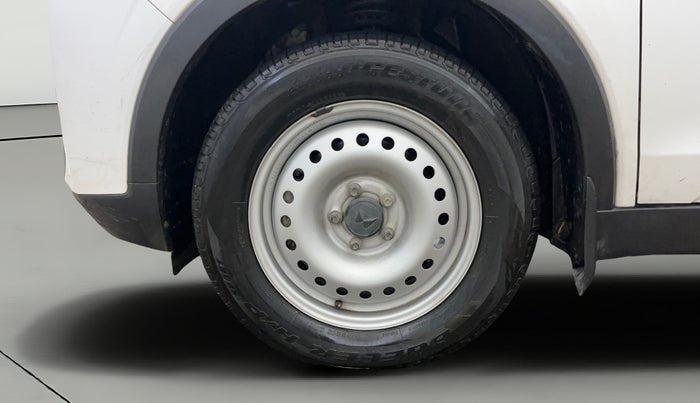 2023 Mahindra XUV300 W4 1.2 PETROL, Petrol, Manual, 35,728 km, Left Front Wheel