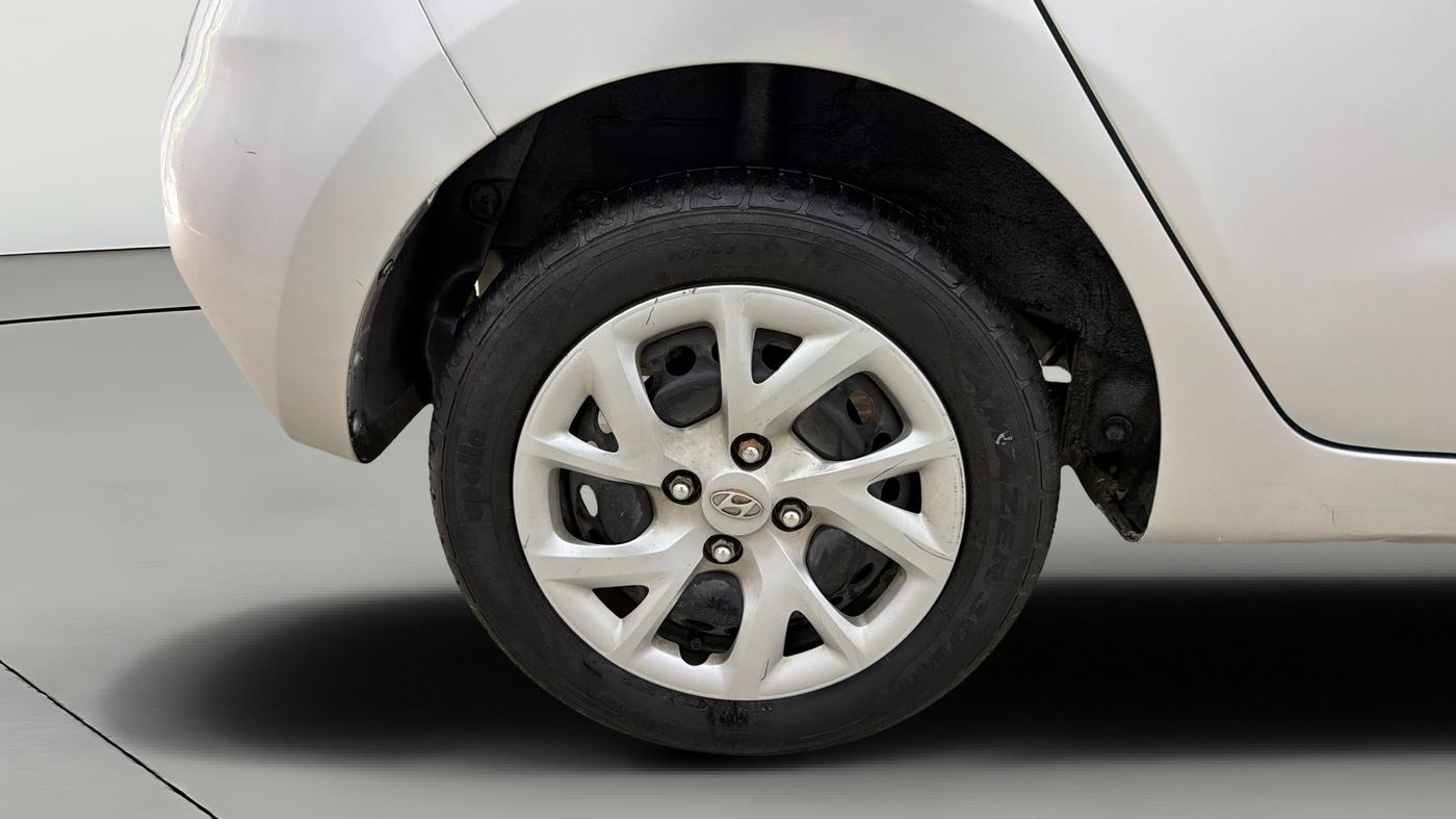 2017 Hyundai Grand i10 MAGNA 1.2 KAPPA VTVT, Petrol, Manual, 16,192 km, Right Rear Wheel