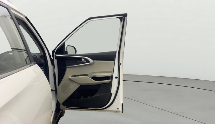 2022 KIA CARENS PRESTIGE PLUS 1.5 DIESEL 7 STR, Diesel, Manual, 35,085 km, RHS Front Door