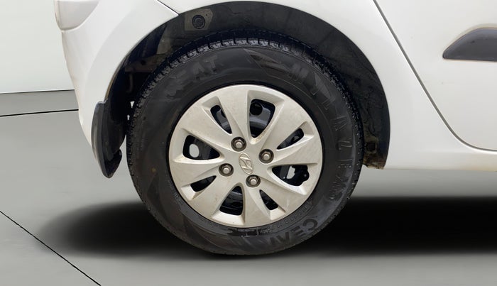 2013 Hyundai i10 MAGNA 1.2, Petrol, Manual, 1,34,639 km, Right Rear Wheel