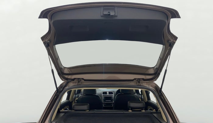 2016 Volkswagen Polo HIGHLINE1.2L, Petrol, Manual, 76,285 km, Boot Door Open