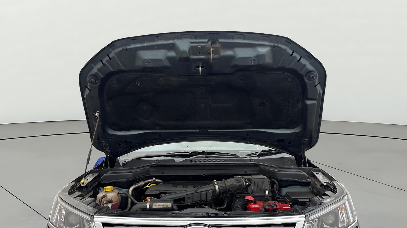 2021 Mahindra XUV300 W8 1.2 PETROL, Petrol, Manual, 60,110 km, Open Bonet