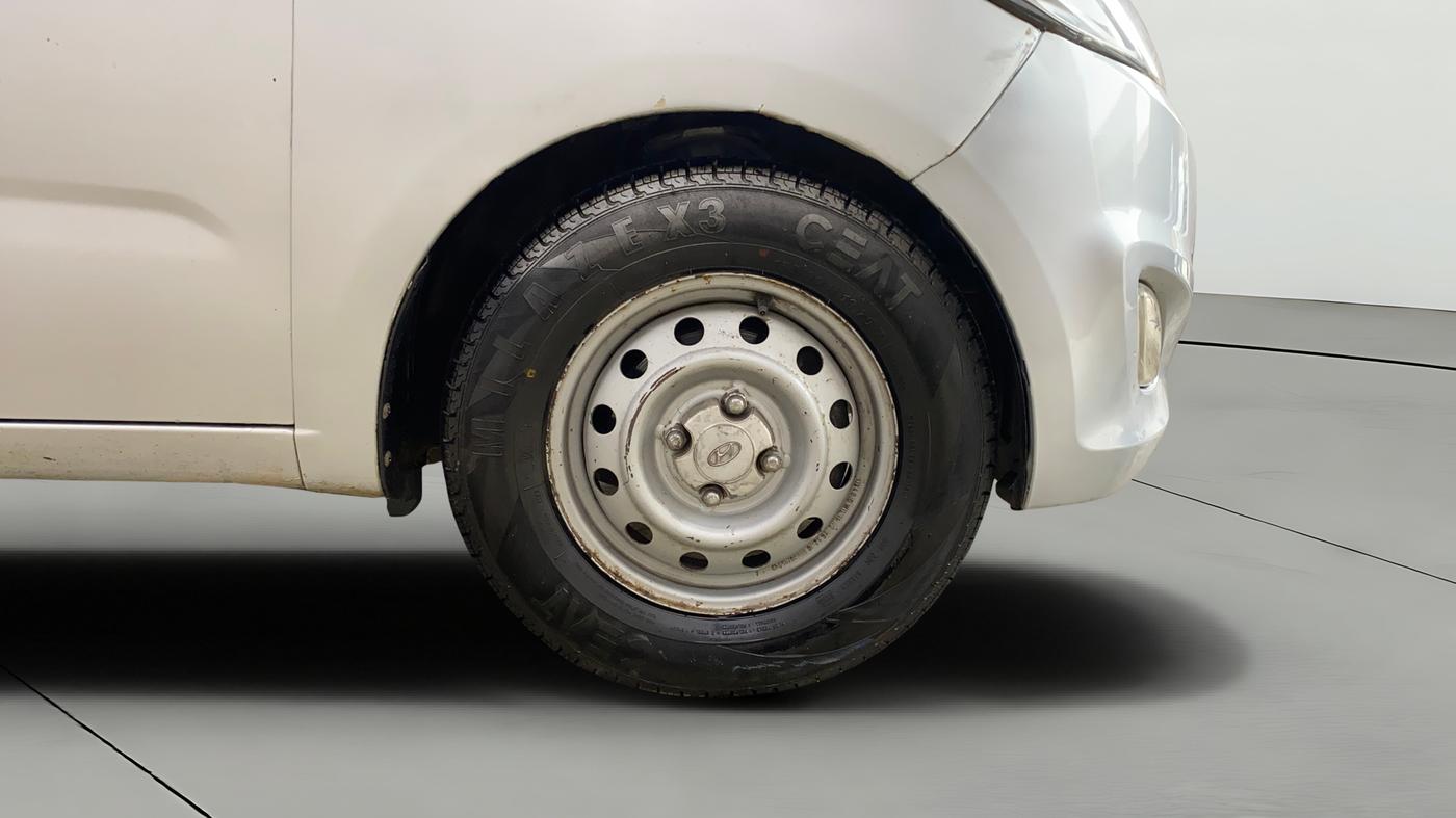 2016 Hyundai i10 D LITE 1.1, CNG, Manual, 86,331 km, Right Front Wheel