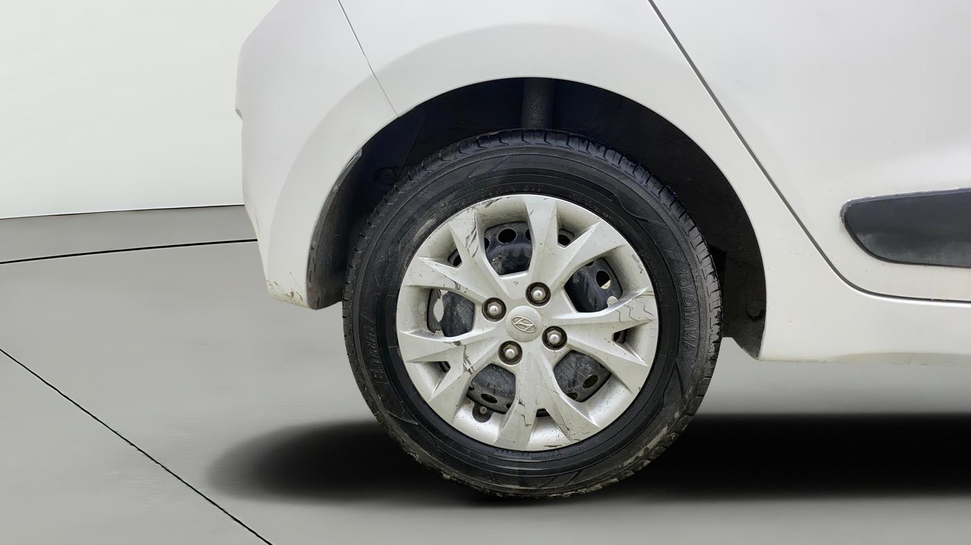 2015 Hyundai Grand i10 SPORTZ 1.2 KAPPA VTVT, Petrol, Manual, 30,336 km, Right Rear Wheel