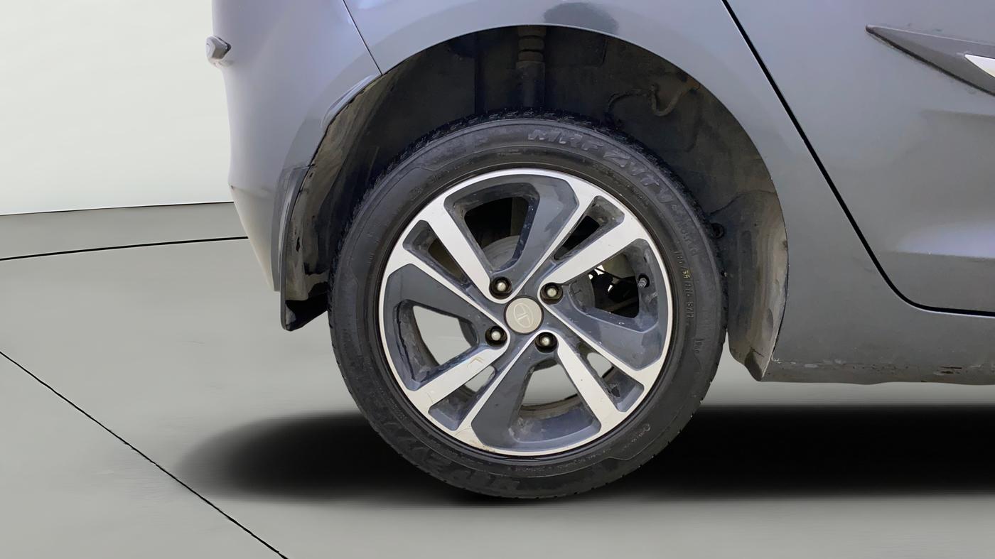 2021 Tata ALTROZ XZ PETROL, Petrol, Manual, 55,206 km, Right Rear Wheel