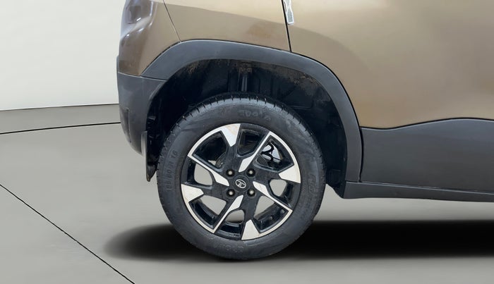 2021 Tata PUNCH CREATIVE AMT 1.2 RTN DUAL TONE, Petrol, Automatic, 29,576 km, Right Rear Wheel