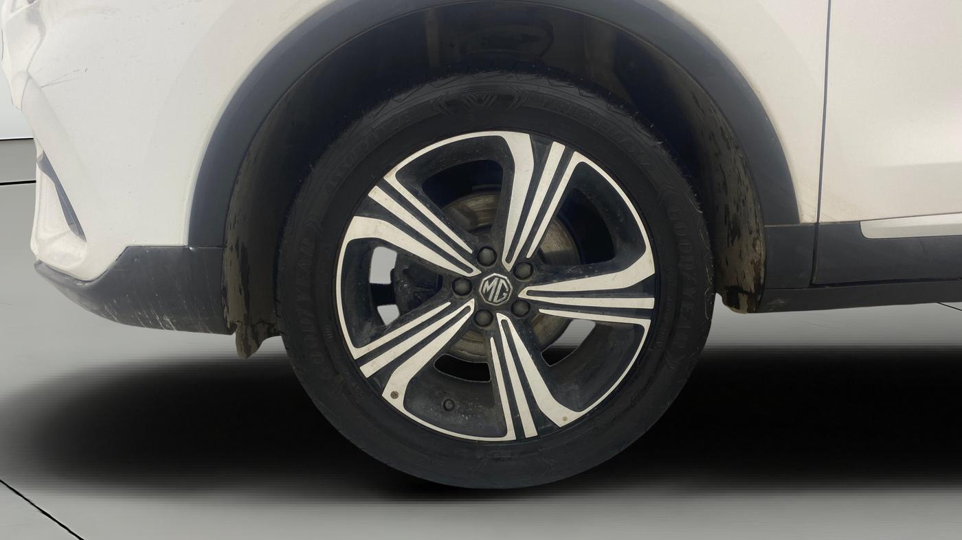 2022 MG ASTOR SHARP 1.5 MT, Petrol, Manual, 25,023 km, Left Front Wheel
