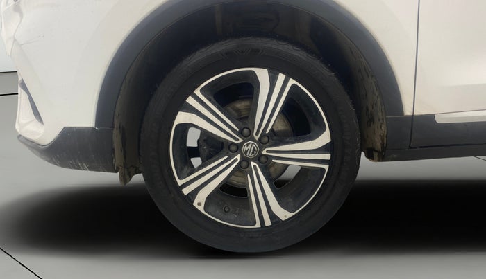 2022 MG ASTOR SHARP 1.5 MT, Petrol, Manual, 25,023 km, Left Front Wheel