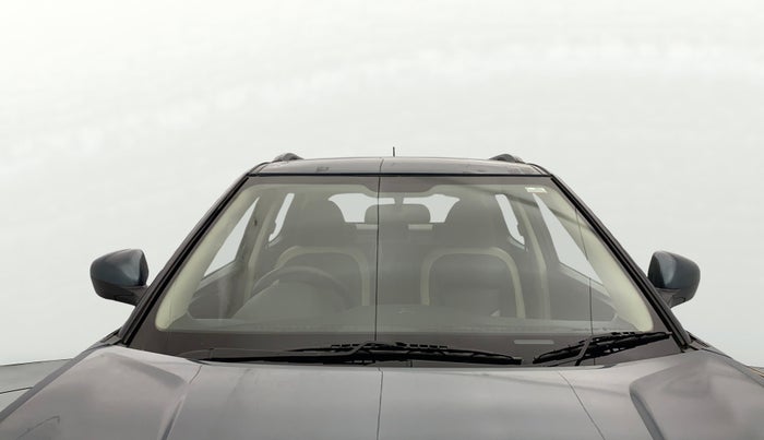 2019 Mahindra XUV300 W6 1.2 PETROL, Petrol, Manual, 72,860 km, Front Windshield