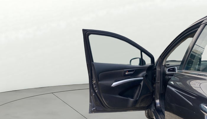 2018 Maruti S Cross ZETA 1.3, Diesel, Manual, 1,17,600 km, LHS Front Door