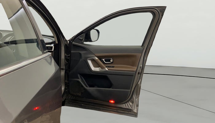 2019 Tata Harrier XZ 2.0L, Diesel, Manual, 65,570 km, RHS Front Door