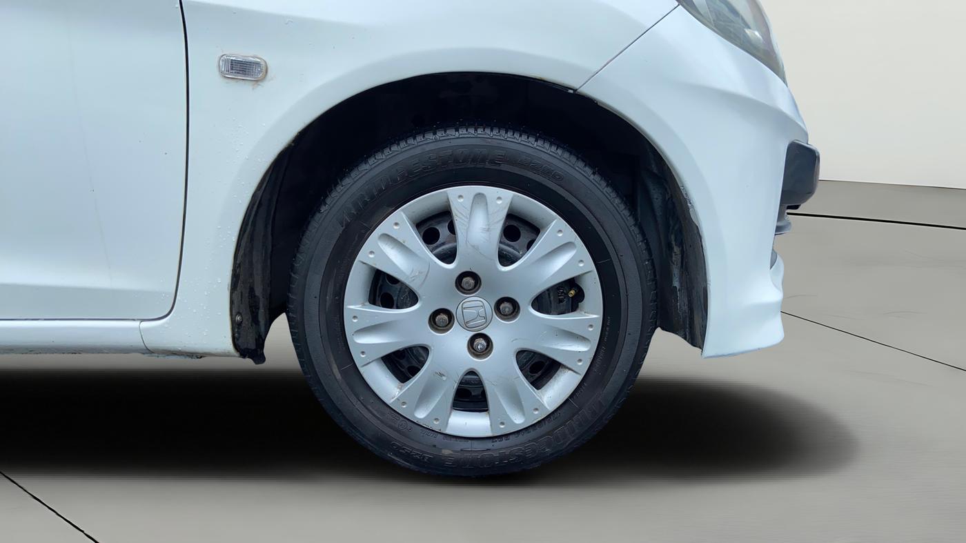 2015 Honda Brio S MT, CNG, Manual, 92,282 km, Right Front Wheel