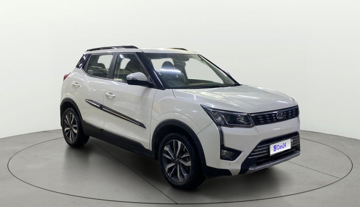 2020 Mahindra XUV300 W8 (O) 1.2 PETROL, Petrol, Manual, 28,357 km, Right Front Diagonal