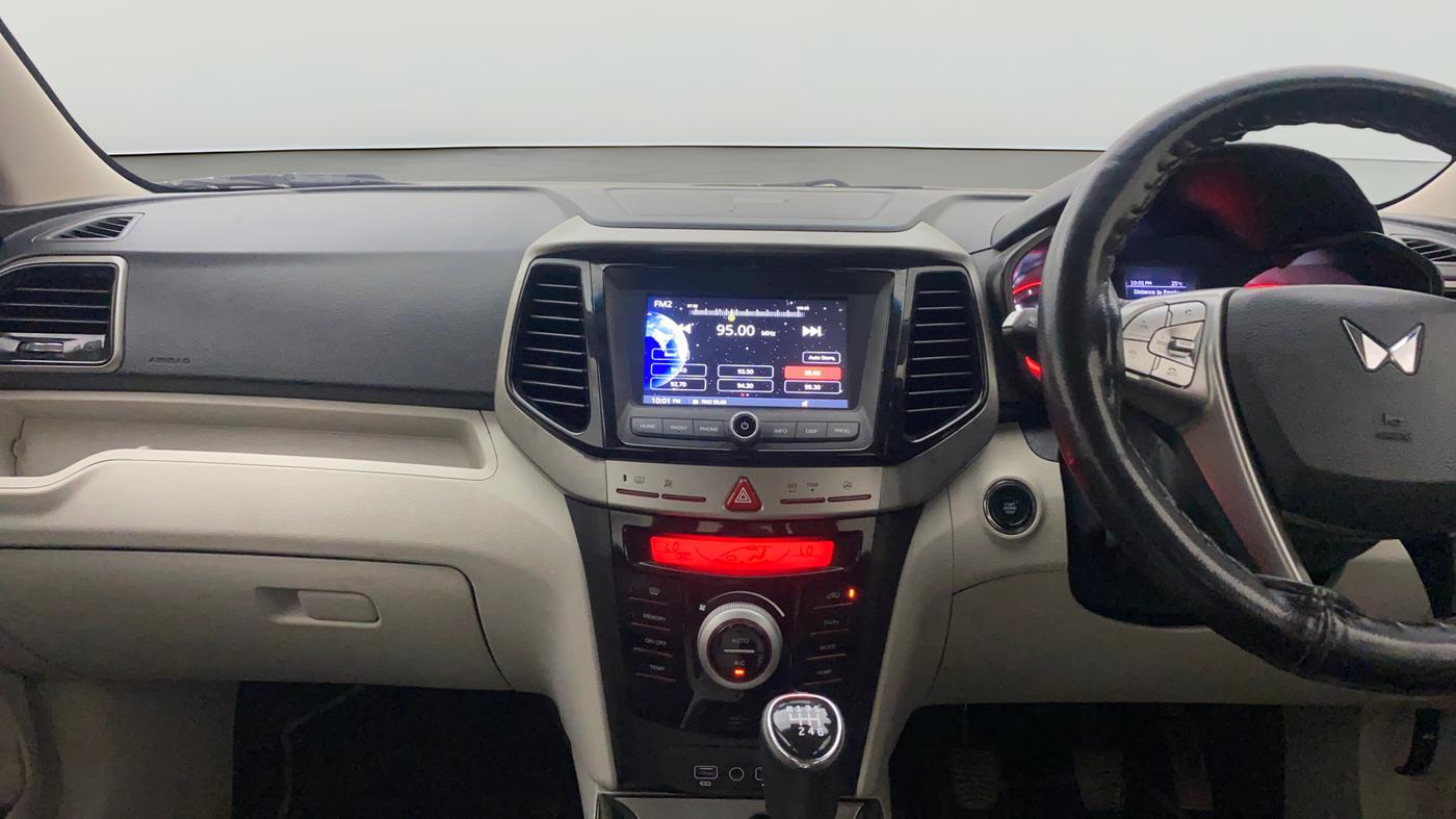 2022 Mahindra XUV300 W8 (O) 1.5 DIESEL, Diesel, Manual, 80,998 km, Air Conditioner