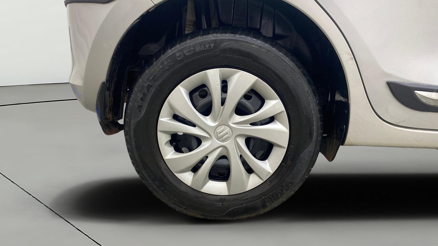 2021 Maruti Swift VXI, Petrol, Manual, 22,027 km, Right Rear Wheel