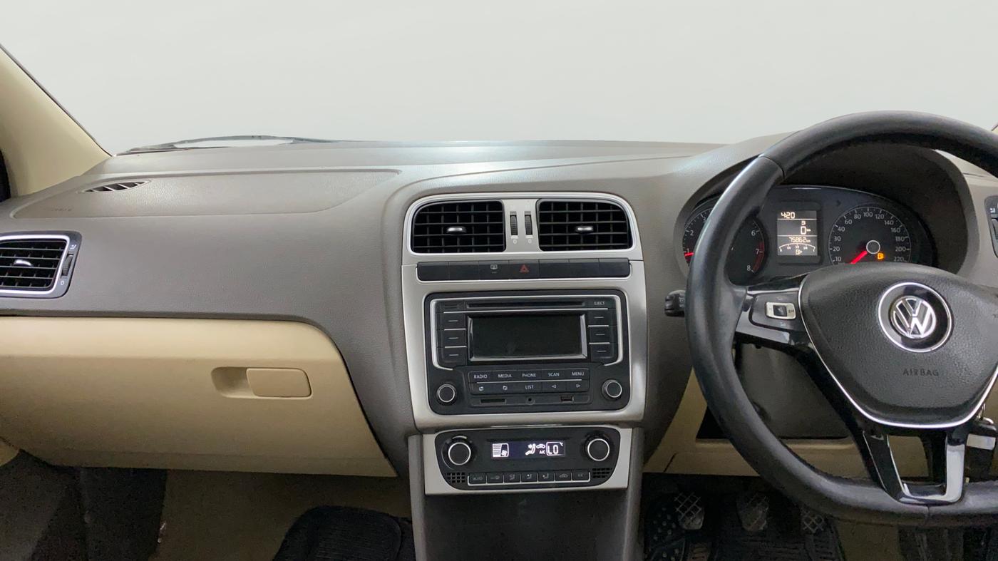 2015 Volkswagen Vento HIGHLINE 1.6 MPI, Petrol, Manual, 75,607 km, Air Conditioner