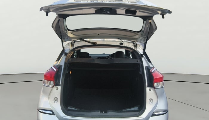 2021 Nissan Kicks XV PREMIUM TURBO 1.3 CVT, Petrol, Automatic, 52,747 km, Boot Door Open