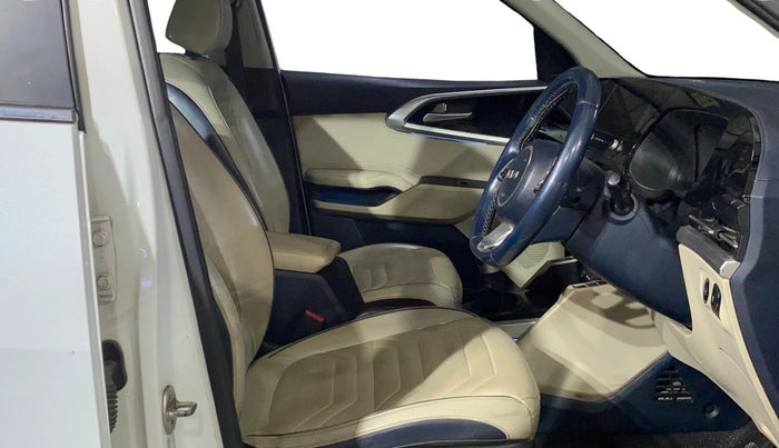 2022 KIA CARENS LUXURY 1.5 DIESEL 7 STR, Diesel, Manual, 59,624 km, Right Side Front Door Cabin