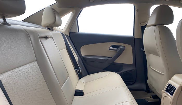 2014 Volkswagen Vento HIGHLINE 1.6 MPI, Petrol, Manual, 75,364 km, Right Side Rear Door Cabin