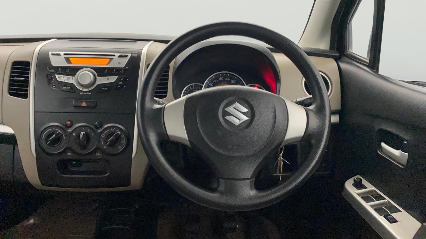 2015 Maruti Wagon R 1.0 VXI, Petrol, Manual, 37,349 km, Steering Wheel Close Up