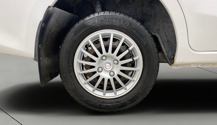 2017 Datsun Go Plus ANNIVERSARY EDITION, Petrol, Manual, 1,43,798 km, Right Rear Wheel