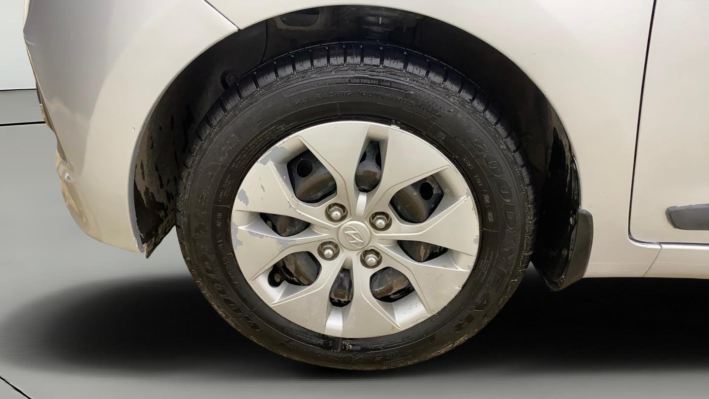 2016 Hyundai Xcent S AT 1.2, Petrol, Automatic, 92,267 km, Left Front Wheel
