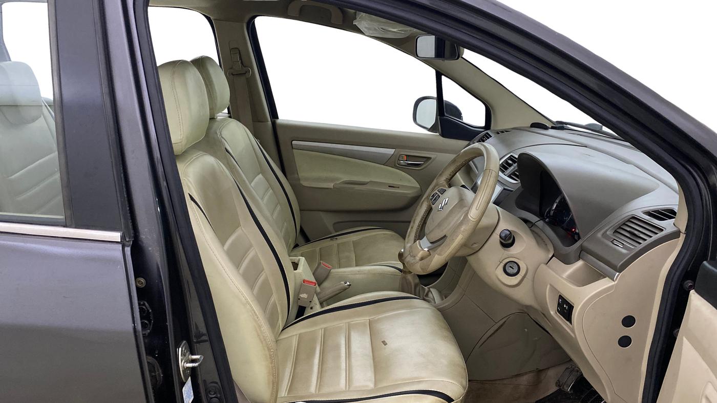 2017 Maruti Ertiga VXI CNG, CNG, Manual, 92,727 km, Right Side Front Door Cabin