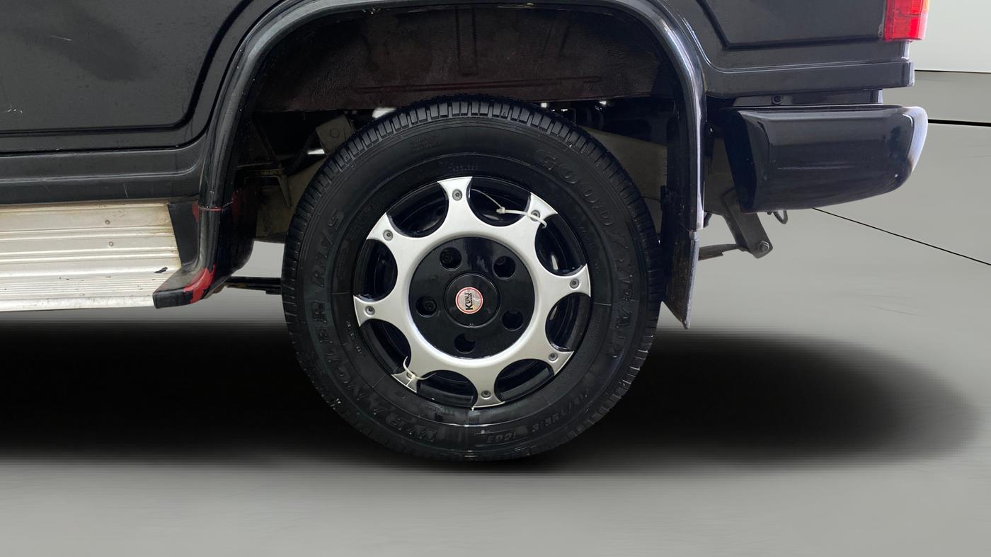 2014 Mahindra Bolero SLX BS-III, Diesel, Manual, 94,581 km, Left Rear Wheel