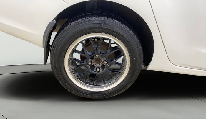 2013 Ford Fiesta STYLE DIESEL, Diesel, Manual, 1,23,128 km, Right Rear Wheel