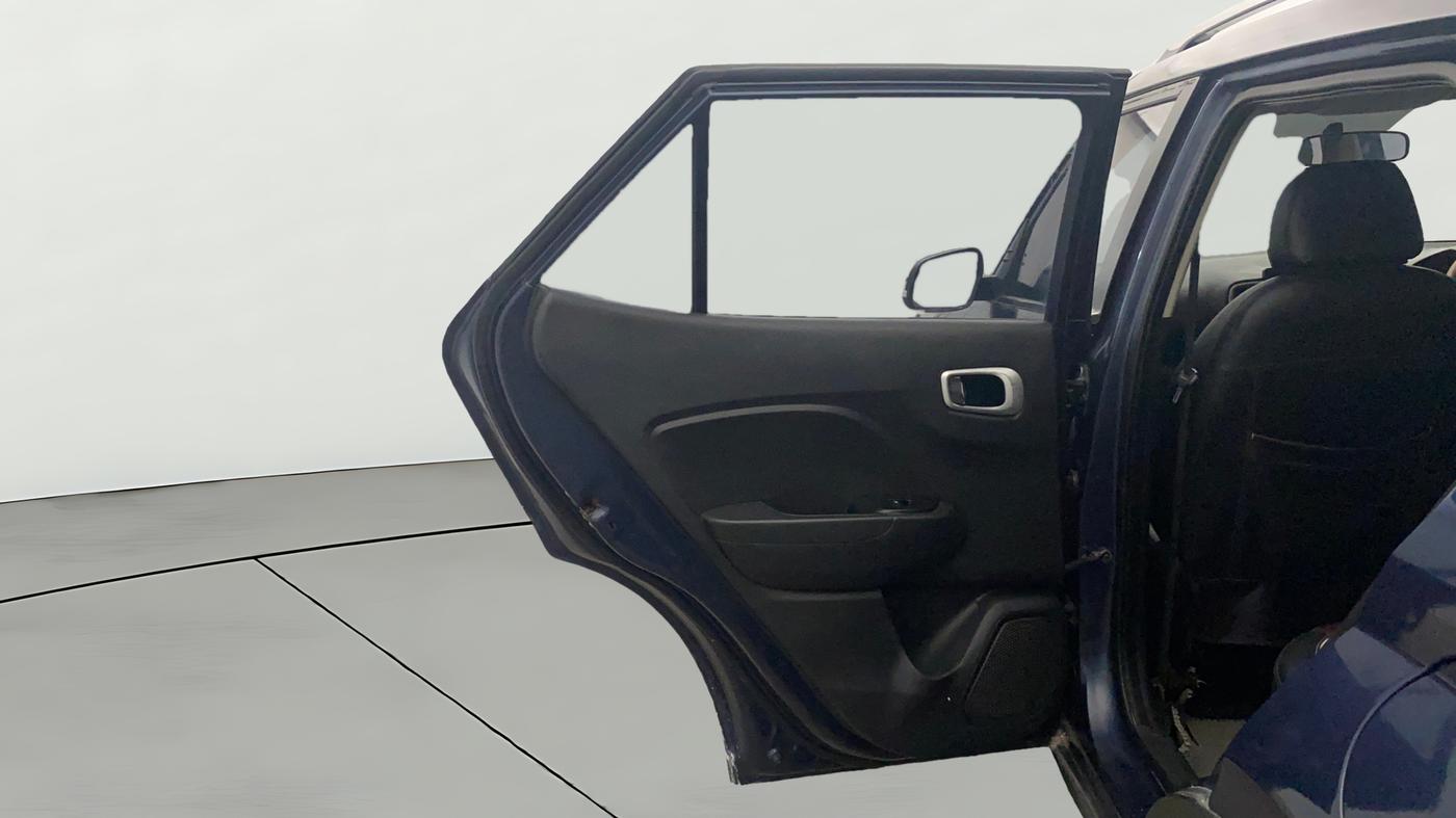 2022 Hyundai VENUE S+ 1.2, Petrol, Manual, 1,25,193 km, LHS Rear Door