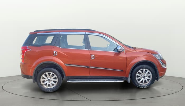 2017 Mahindra XUV500 W10 AT, Diesel, Automatic, 84,161 km, Right Side View