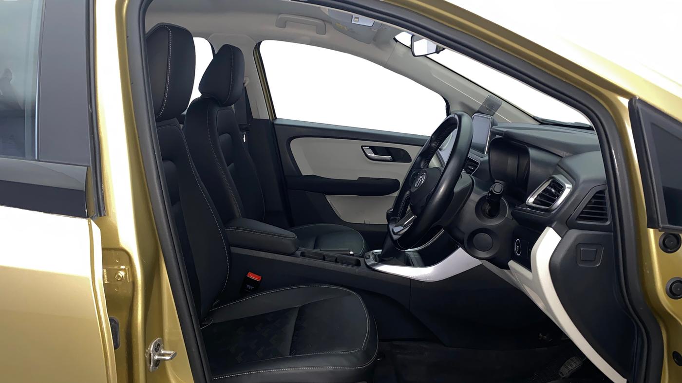 2021 Tata ALTROZ XZ PLUS I-TURBO PETROL, Petrol, Manual, 15,989 km, Right Side Front Door Cabin