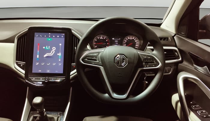 2022 MG HECTOR PLUS SUPER 1.5 PETROL TURBO HYBRID MT 7-STR, Petrol, Manual, 20,862 km, Steering Wheel Close Up