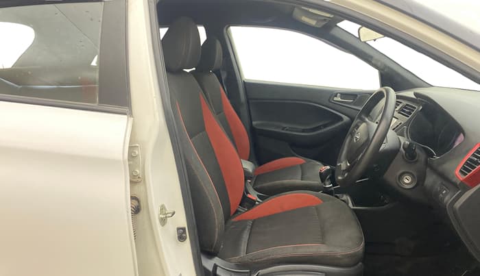 2018 Hyundai Elite i20 ASTA 1.4 CRDI DUAL TONE, Diesel, Manual, 79,002 km, Right Side Front Door Cabin