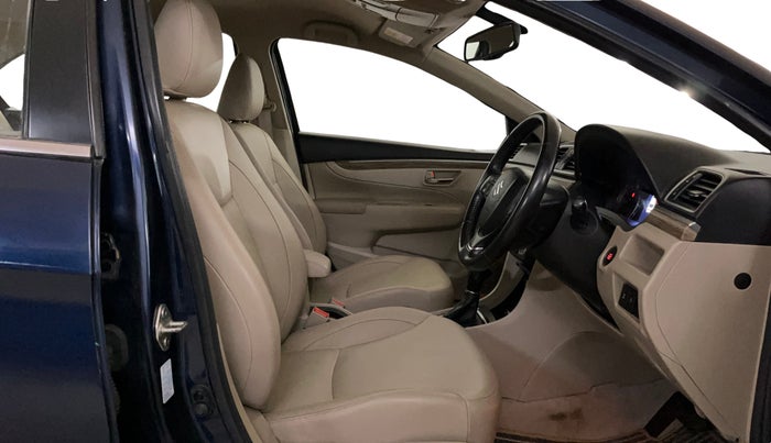 2022 Maruti Ciaz ALPHA  AT 1.5 SHVS PETROL, Petrol, Automatic, 67,344 km, Right Side Front Door Cabin