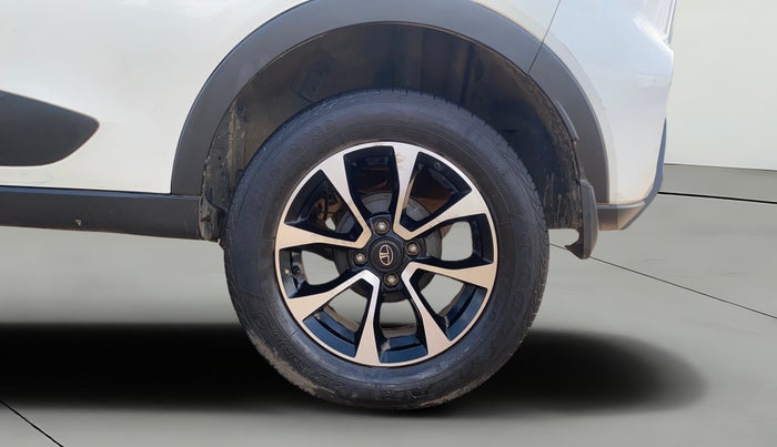 2020 Tata NEXON XZA PLUS (O) PETROL, Petrol, Automatic, 25,790 km, Left Rear Wheel