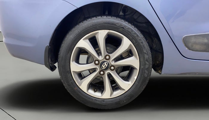 2015 Hyundai Xcent SX 1.2, Petrol, Manual, 1,20,441 km, Right Rear Wheel