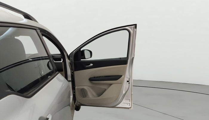 2022 Renault TRIBER RXZ AMT, Petrol, Automatic, 28,081 km, RHS Front Door