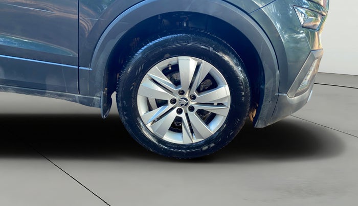 2023 Skoda KUSHAQ AMBITION 1.0L TSI MT, Petrol, Manual, 65,263 km, Right Front Wheel