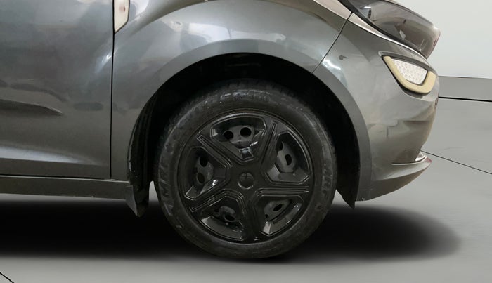 2023 Tata ALTROZ XM PLUS SUNROOF CNG, CNG, Manual, 18,306 km, Right Front Wheel