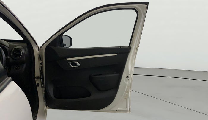 2022 Renault Kwid CLIMBER 1.0 AMT Dual Tone , Petrol, Automatic, 60,839 km, RHS Front Door