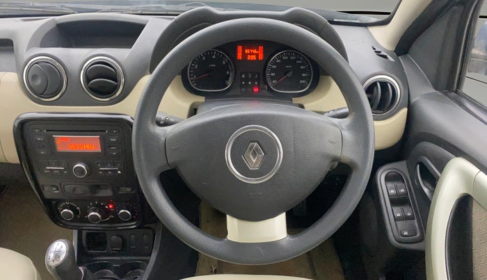 2014 Renault Duster 85 PS RXL DIESEL, Diesel, Manual, 96,698 km, Steering Wheel Close Up
